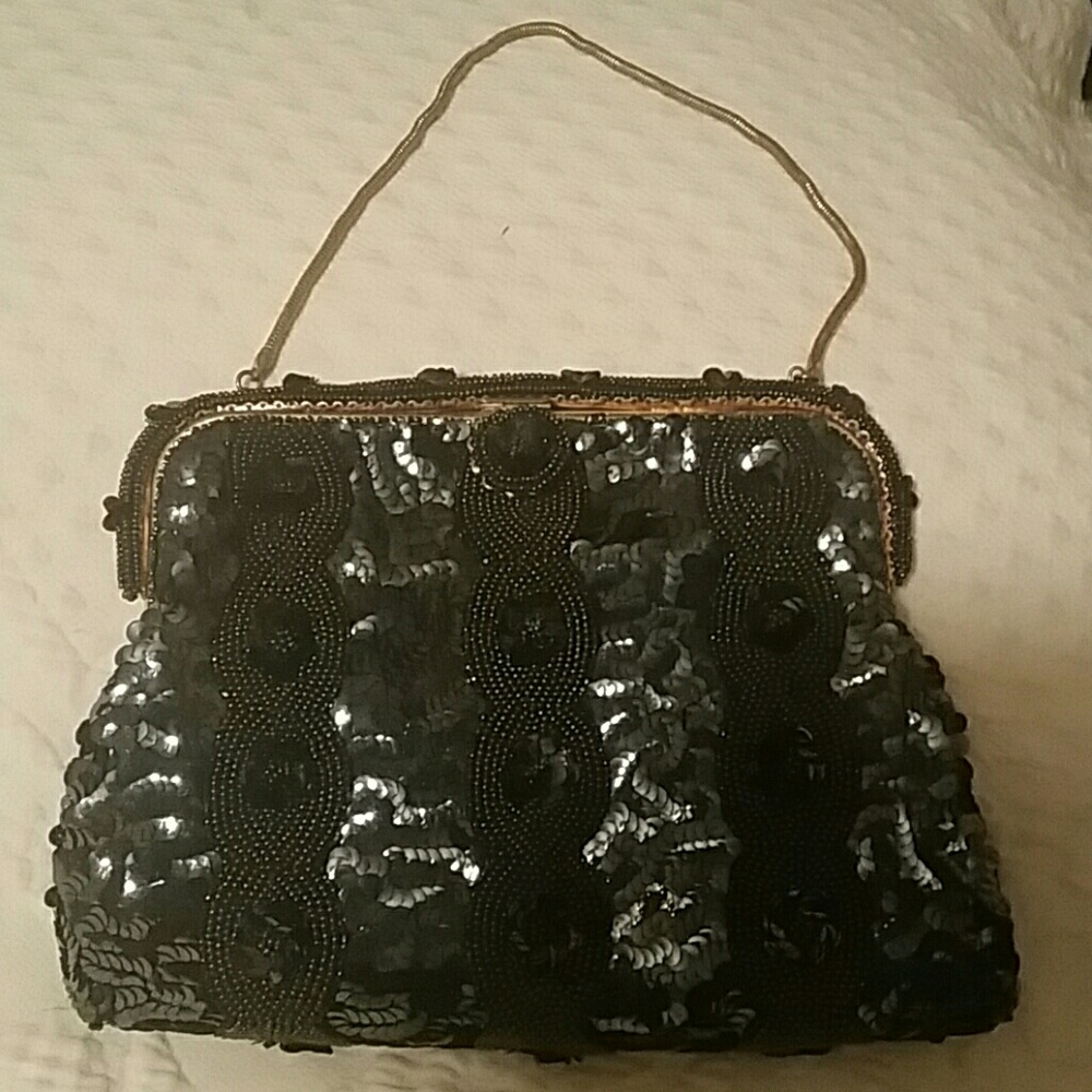Delill vintage beaded clutch