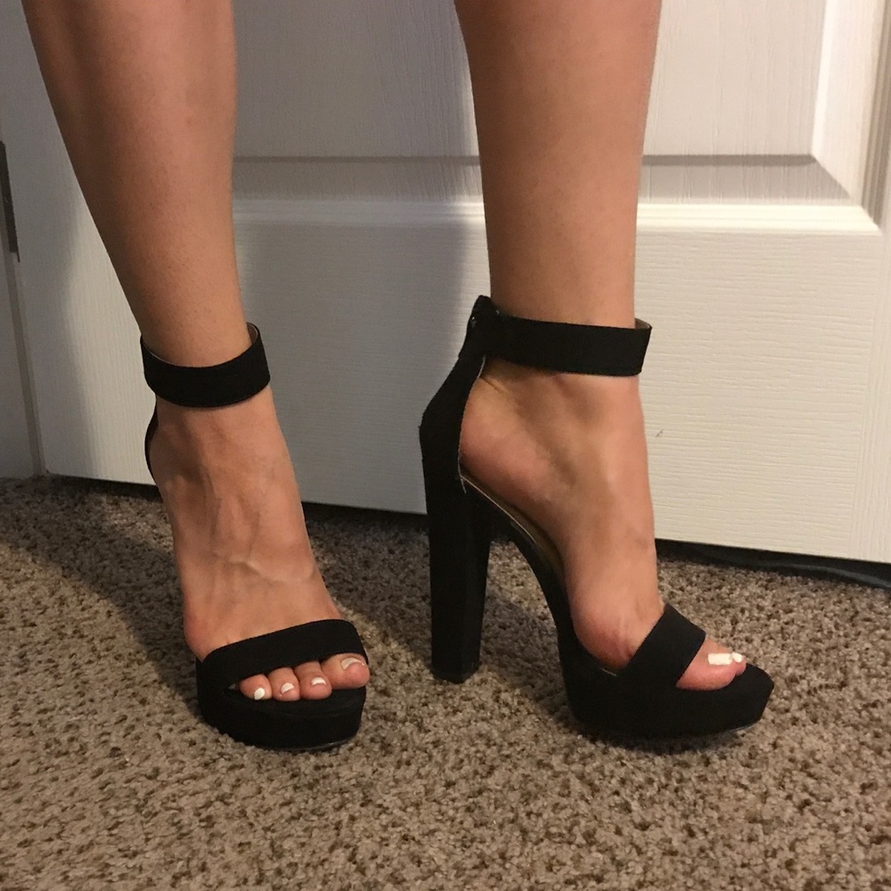 Chinese Laundry Black heels