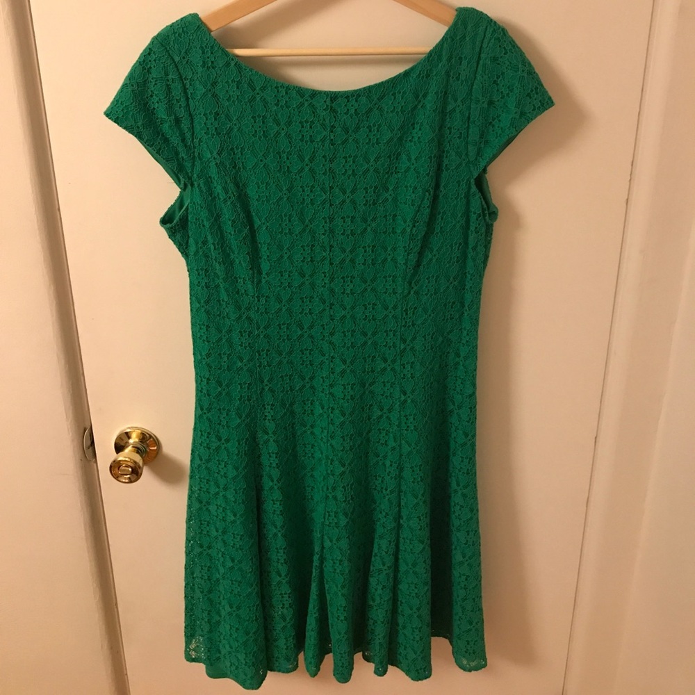 London Times Kelly Green lace skater dress