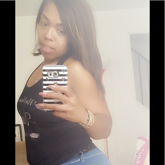 Meet your Posher, Yolanda - Picture 1 of 1