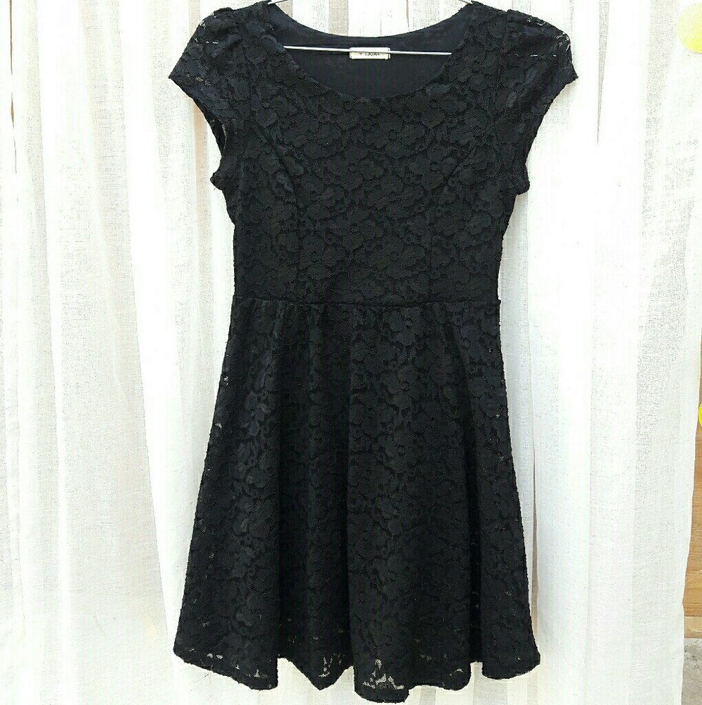 Black Lace Dress Size Large in Jrs L Super Cute