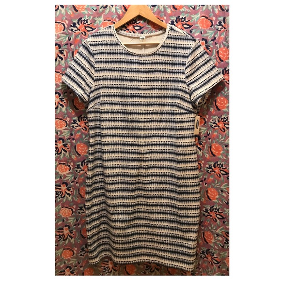Old Navy Dresses & Skirts - Old Navy NWT Short Sleeve Pattern Dress