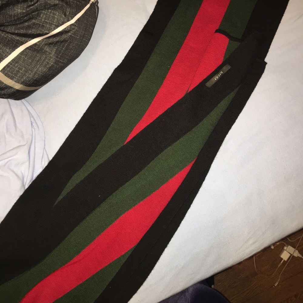 Gucci Scarf 100 Authentic
