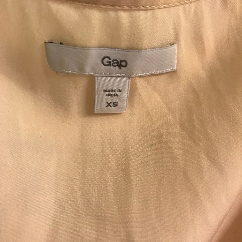 Gap tank top with beaded shoulders - Picture 4 of 6