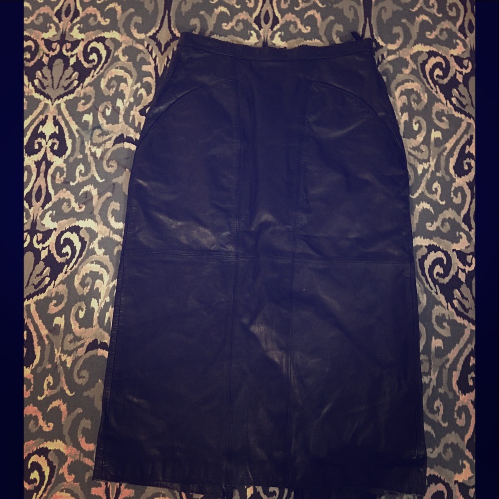 Beautifully structured leather skirt
