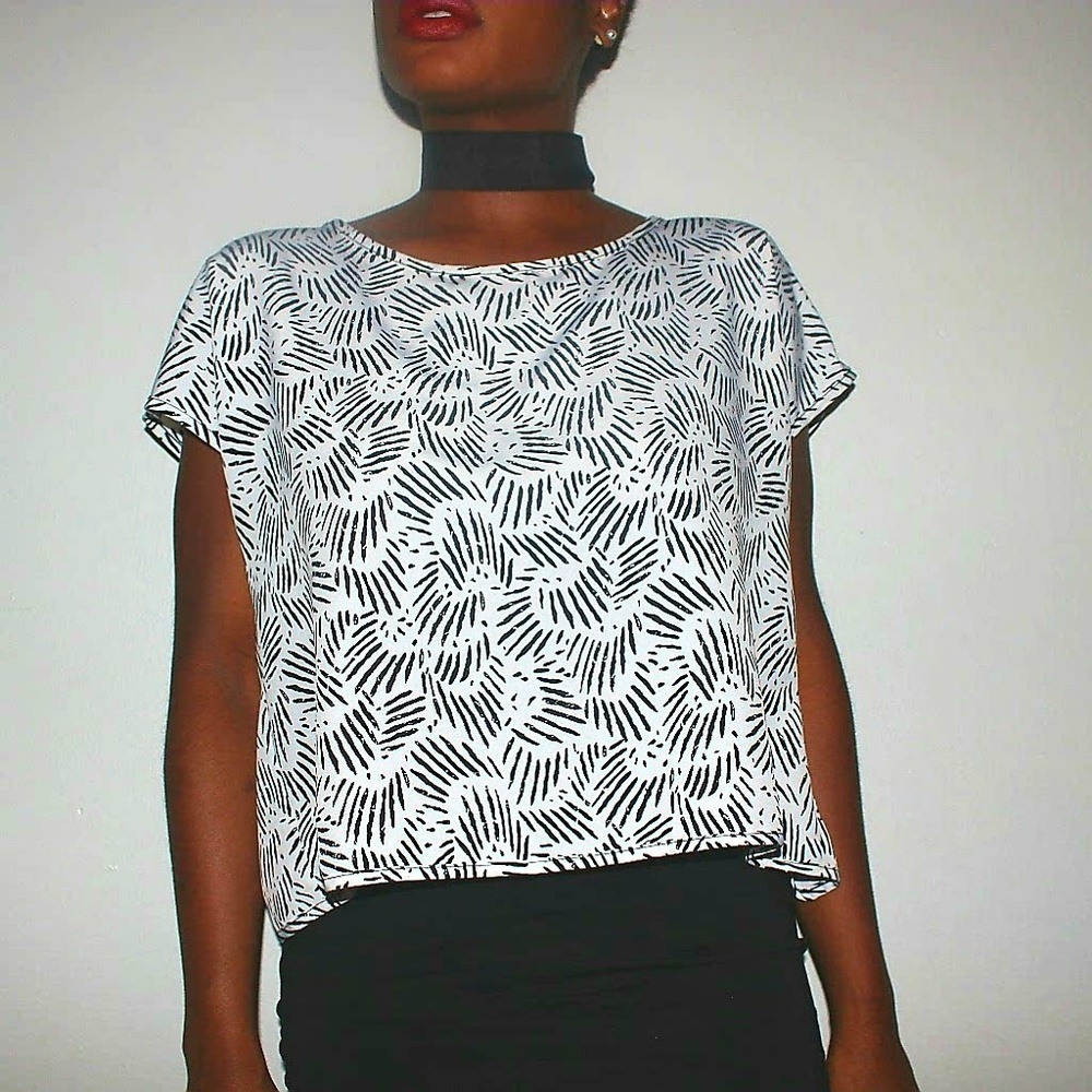 😍Cute Tribal Print Blouse😍