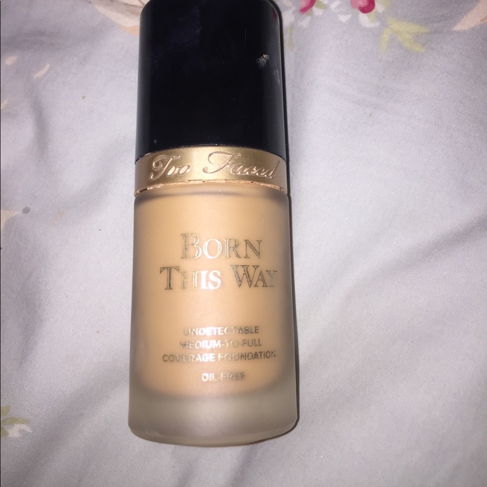 Too Faced Born This Way foundation