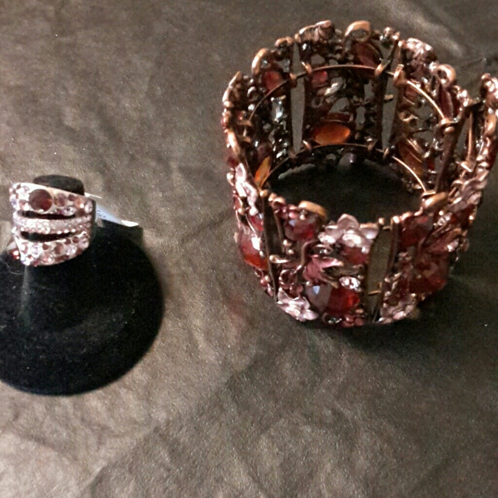 Ring & Bracelet set. Cranberry and pink stones