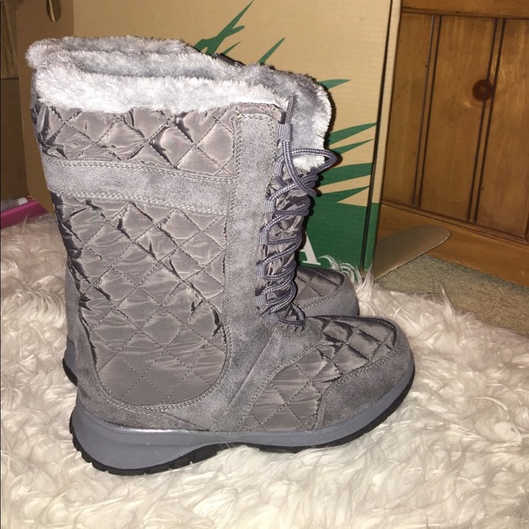 Itasca "Tanya" Grey Boots - Picture 3 of 7