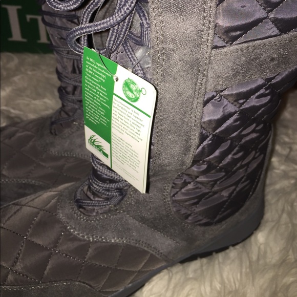 Itasca "Tanya" Grey Boots - Picture 4 of 7