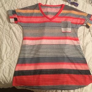 Cute v neck t shirt!