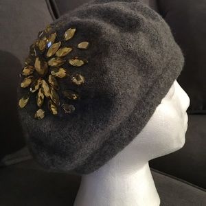 Grey wool beret with crystal embellishment