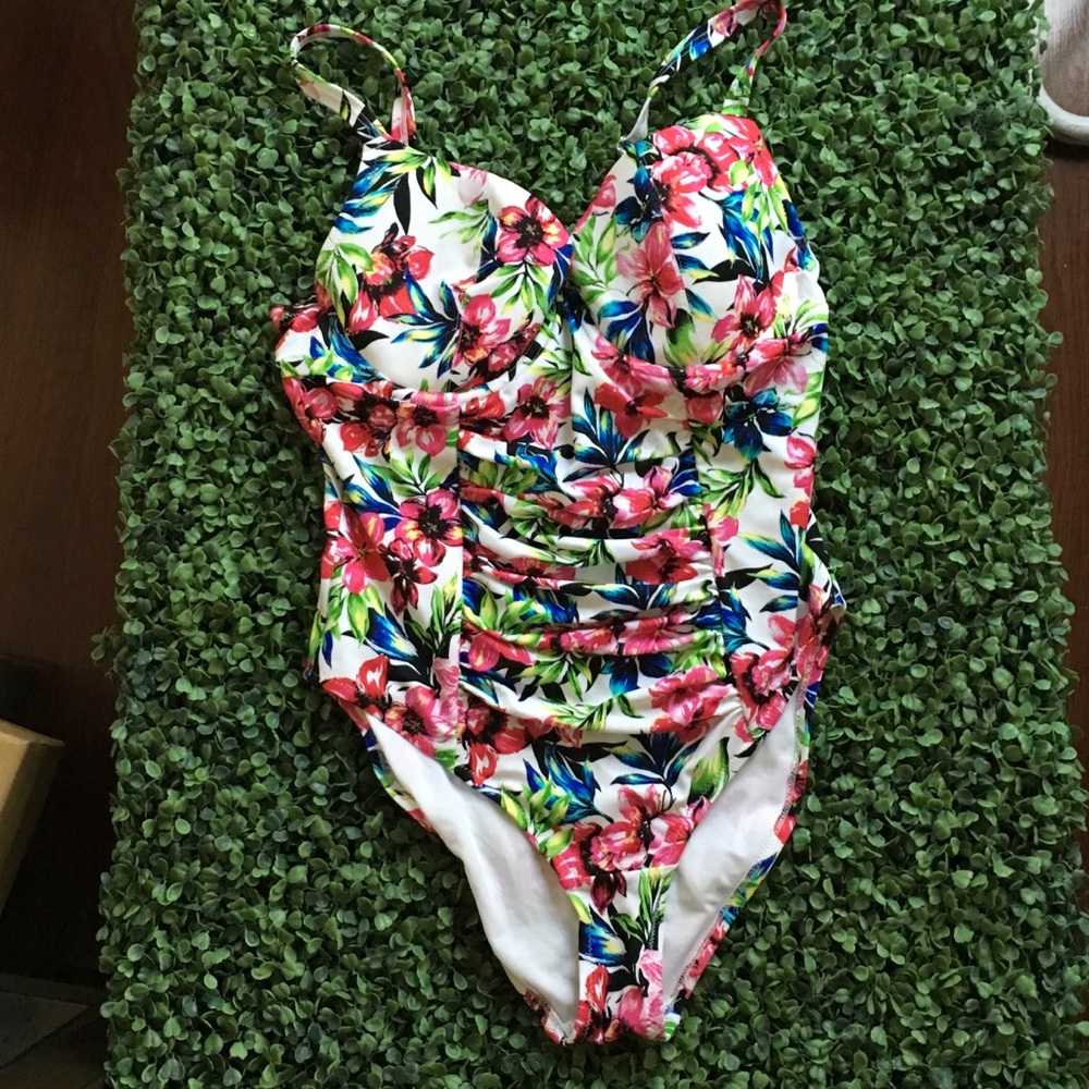 One Piece Floral Rouge