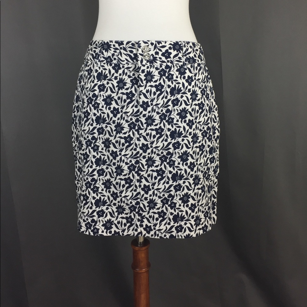 Chaps Blue and White Flowered skirt