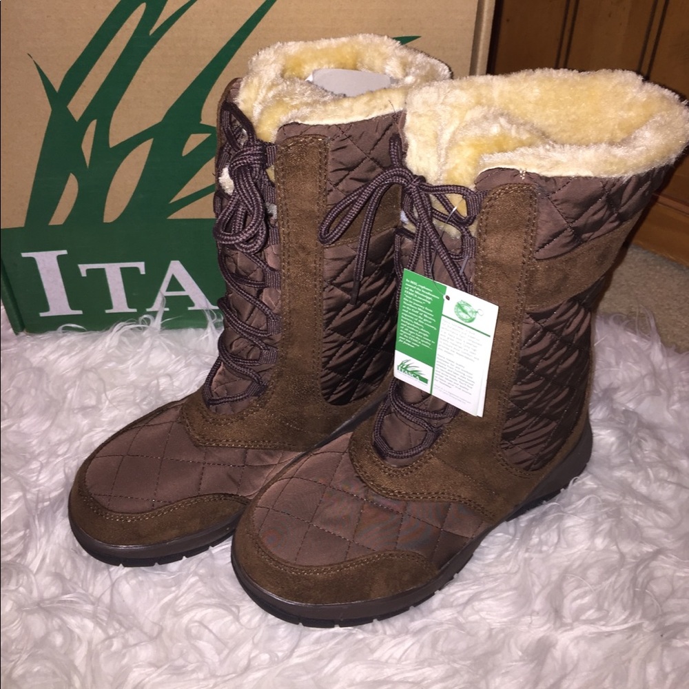 Itasca Brown "Tanya" Boots - Picture 2 of 7