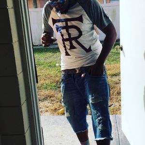 Meet your Posher, Troy