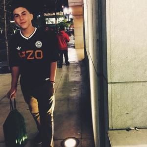 Meet your Posher, Ulises