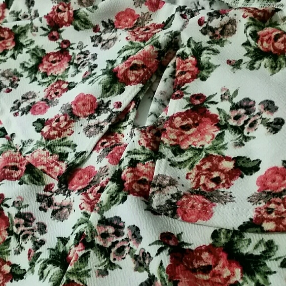 New Chic ruffle bodycon rose floral dress - Picture 3 of 3