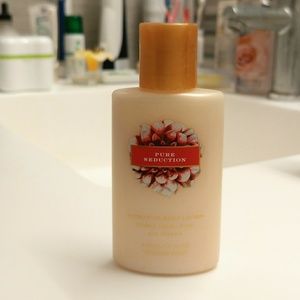 VICTORIA'S SECRET: Body Lotion - PURE SEDUCTION