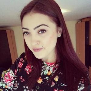 Meet your Posher, Ema