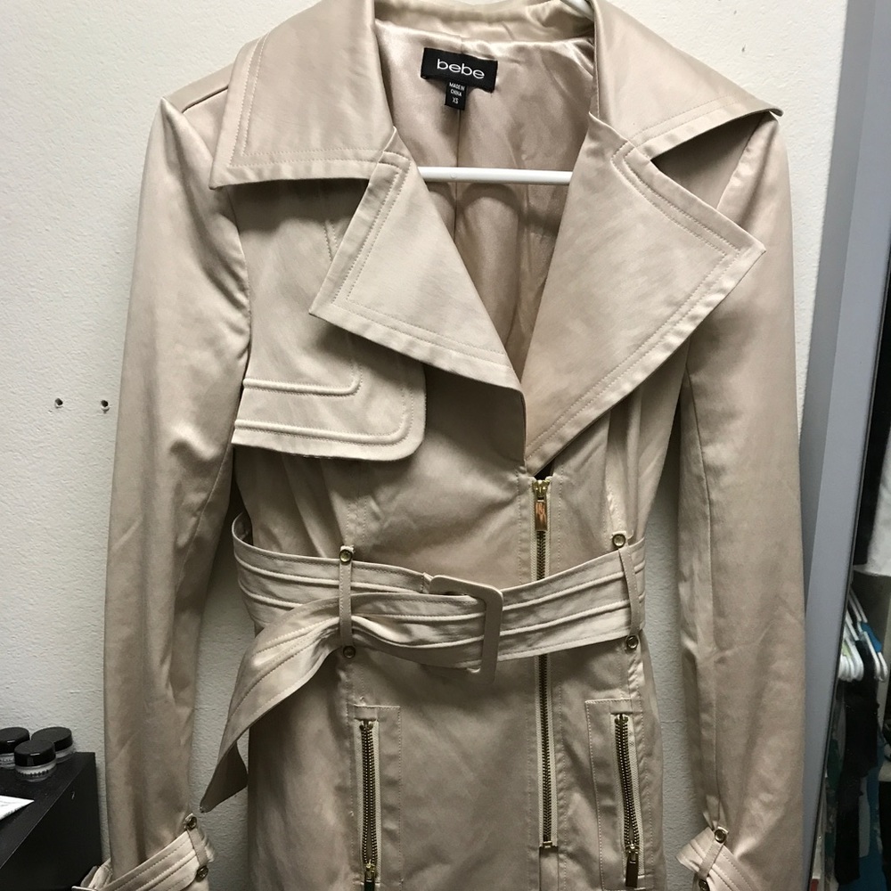 Bebe tan trench coat