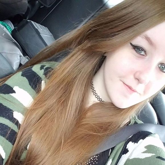 Meet your Posher, Hannah - Picture 2 of 2