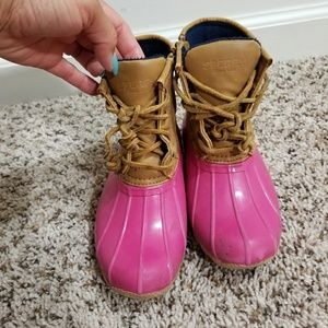 Girls Sperry pink duck boots