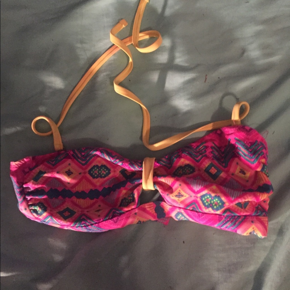 Bikini - Picture 2 of 3