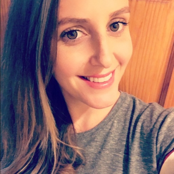 Meet your Posher, Jennifer - Picture 4 of 4