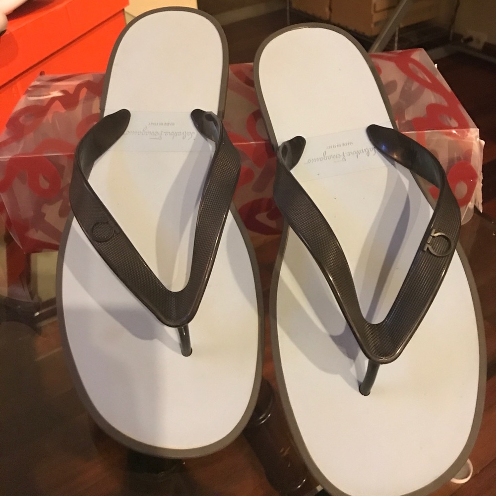 Farragamo flip flop
