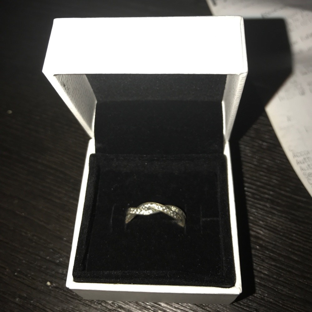 ‼️SALE ‼️ Twist of fate ring pandora ring