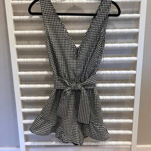 Ruffled short romper