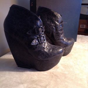 MIA Limited Edition Veda Wedge Boots
7.5M
