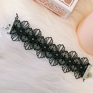 Crotchet bracelet/choker