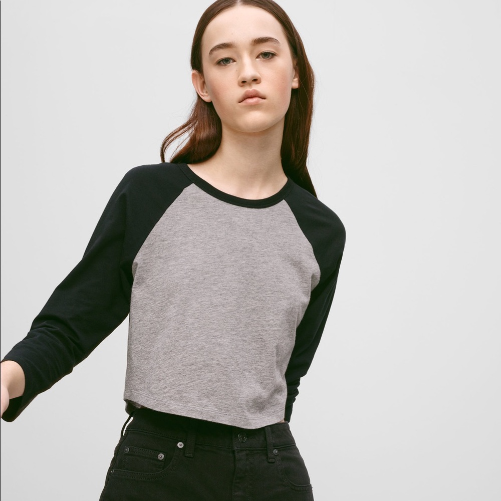 aritzia baseball crop top