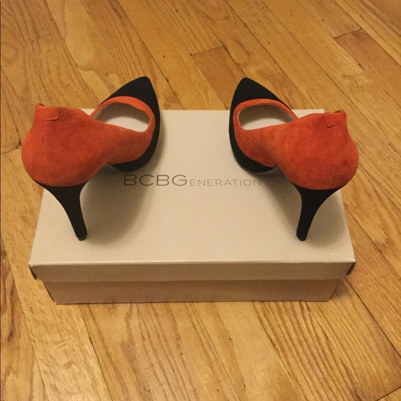 BCBG Generation Orange and Black pumps, BRAND NEW - Picture 3 of 3
