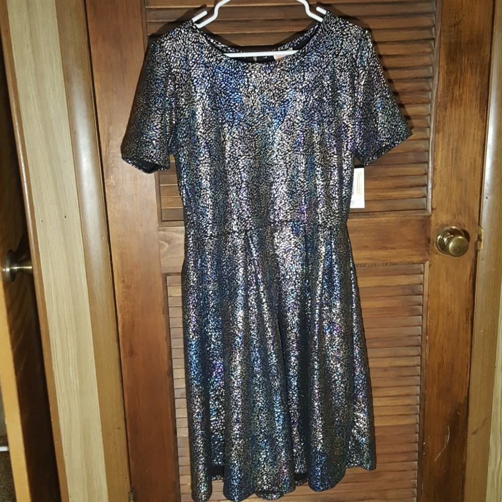 LuLaRoe Amelia oilslick mermaid; 2xl