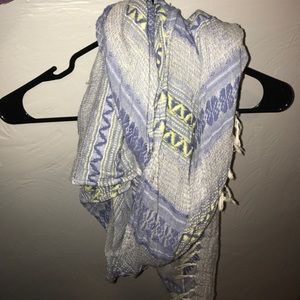 American Eagle scarf