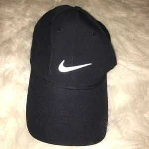 black nike hat
