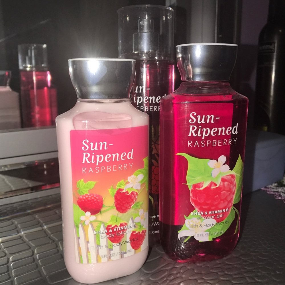 NWT Bath and body works set