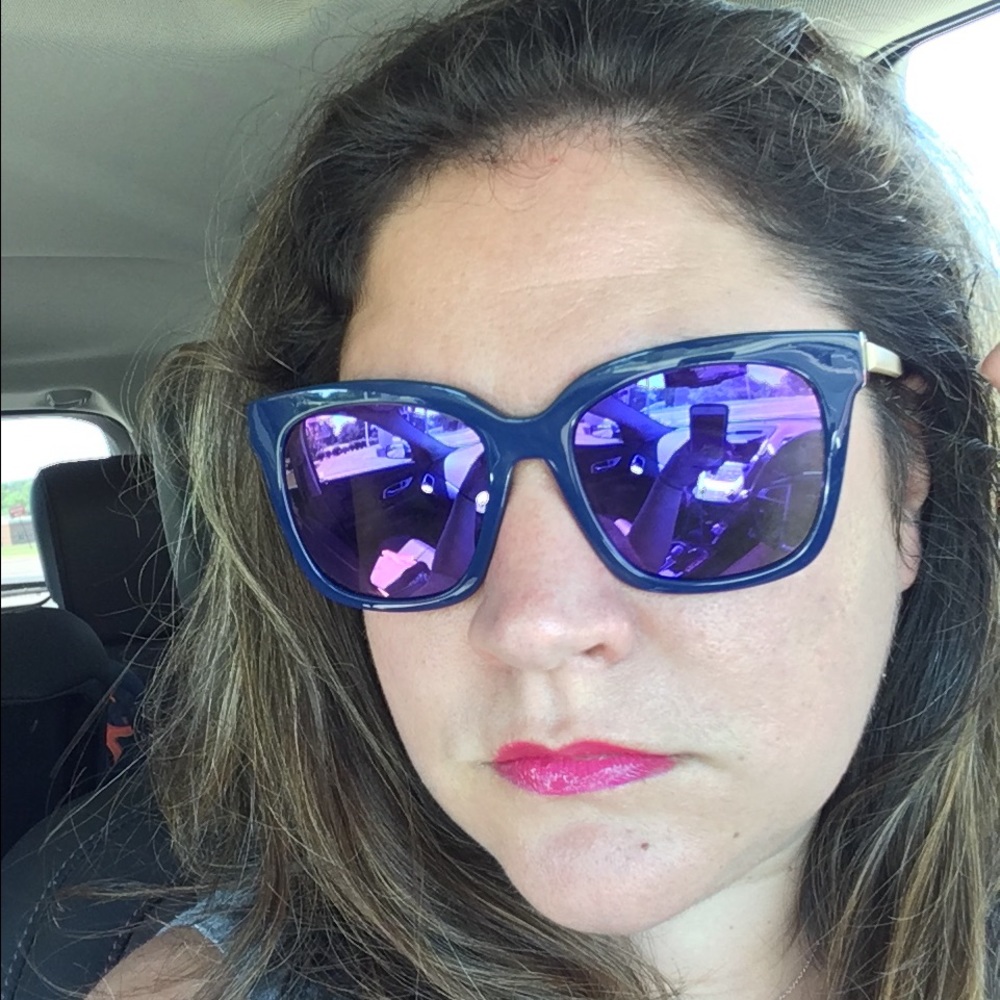 Meet your Posher, Lori