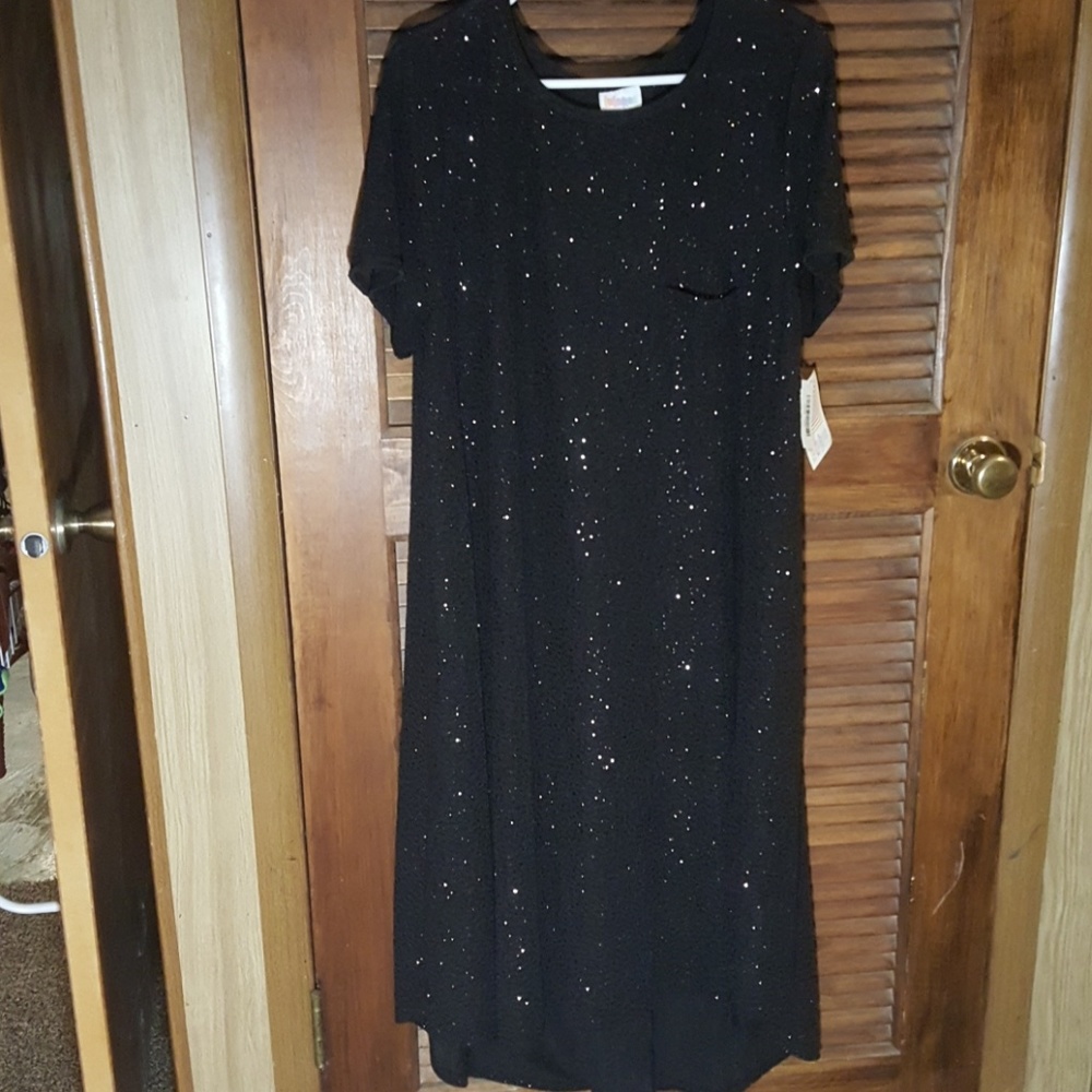 LuLaRoe Carly black glittery; 2xl
