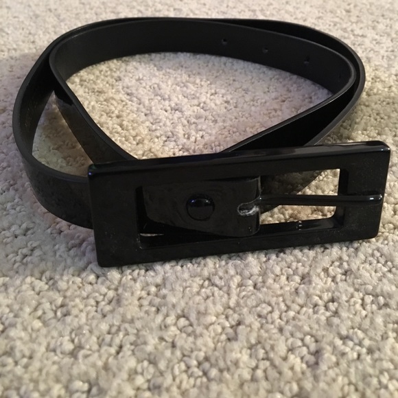 Skinny, patent leather like black belt - Picture 1 of 3