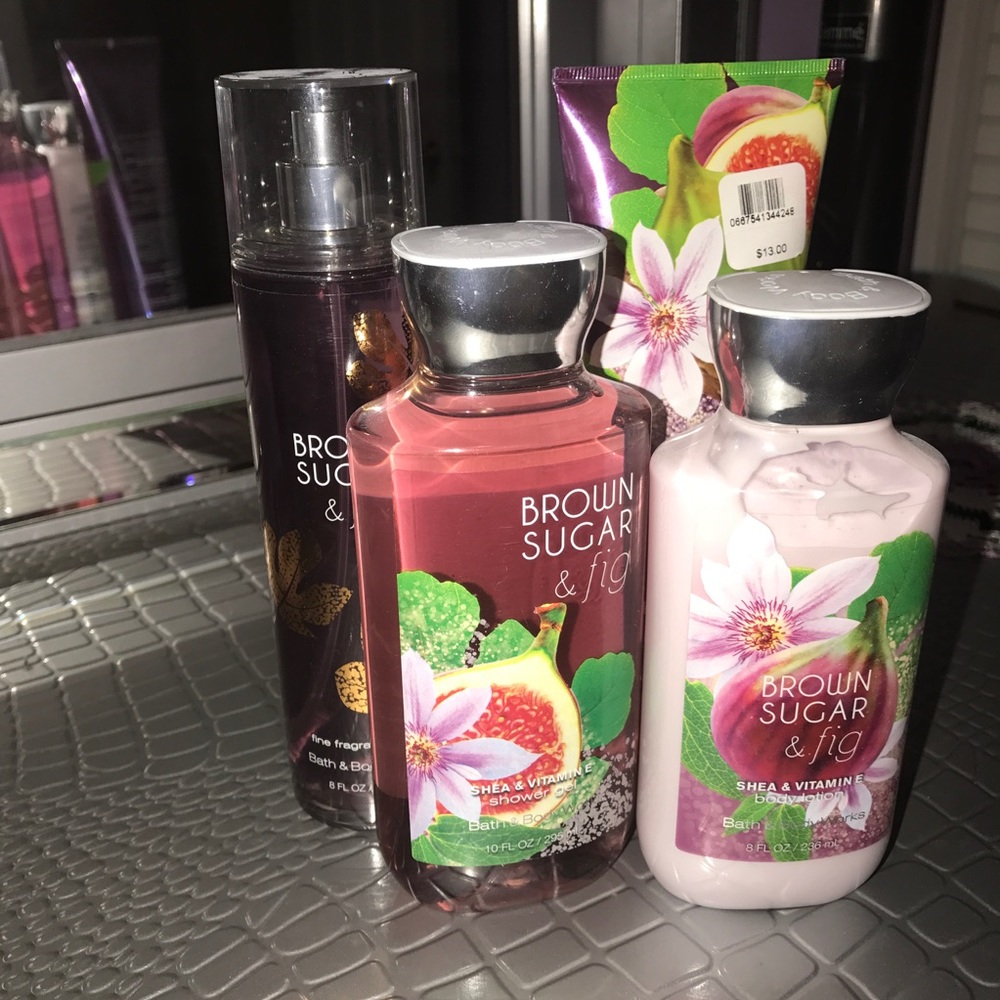 NWT Bath and body works set