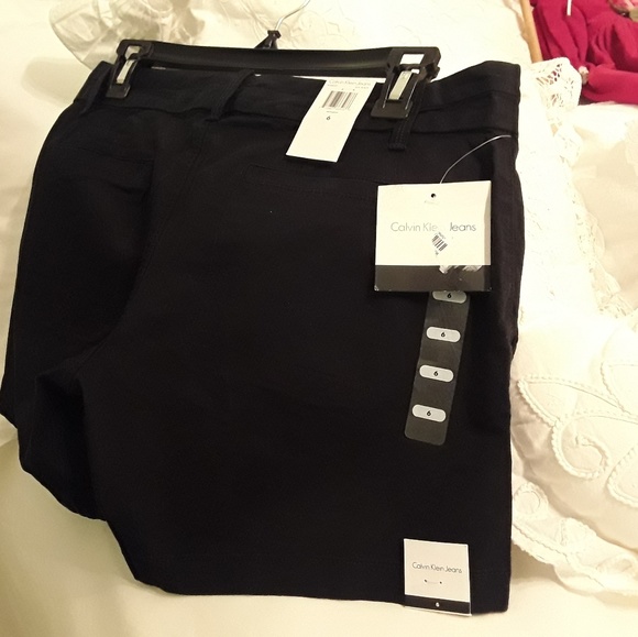 CALVIN KLEIN NWT WOMEN,S BLACK SIZE 6 SHORTS - Picture 3 of 8