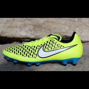 Size 10 Nike Women's Soccer Cleats