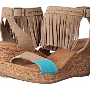 Shoes - Minnetonka Suede Leather Wedge Fringe Sandal SZ 10 Shoes - Minnetonka Suede Leather Wedge Fringe Sandal SZ 10