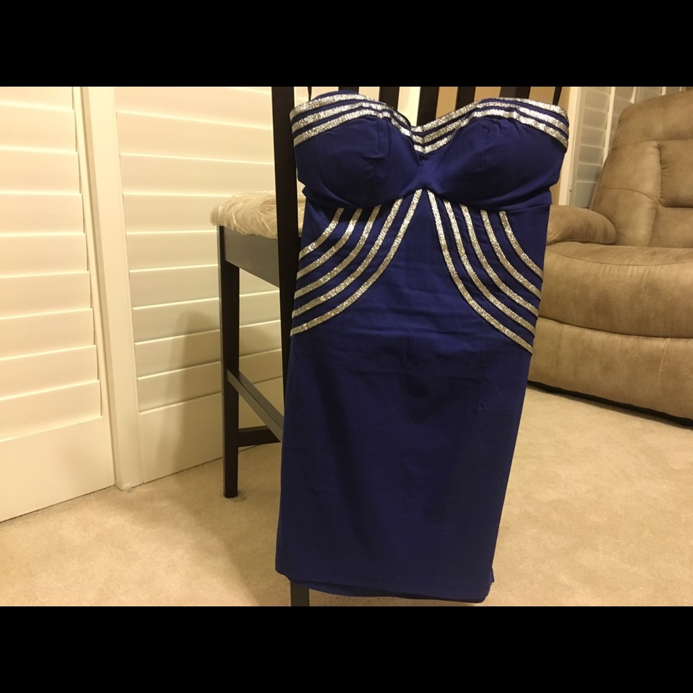 2b Bebe strapless dress