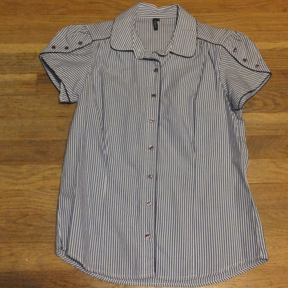 Top Shop Striped Blouse w/ Cute Buttoned Sleeves