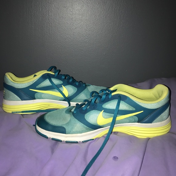 Nike Duel Fusion Sneakers - Picture 1 of 4